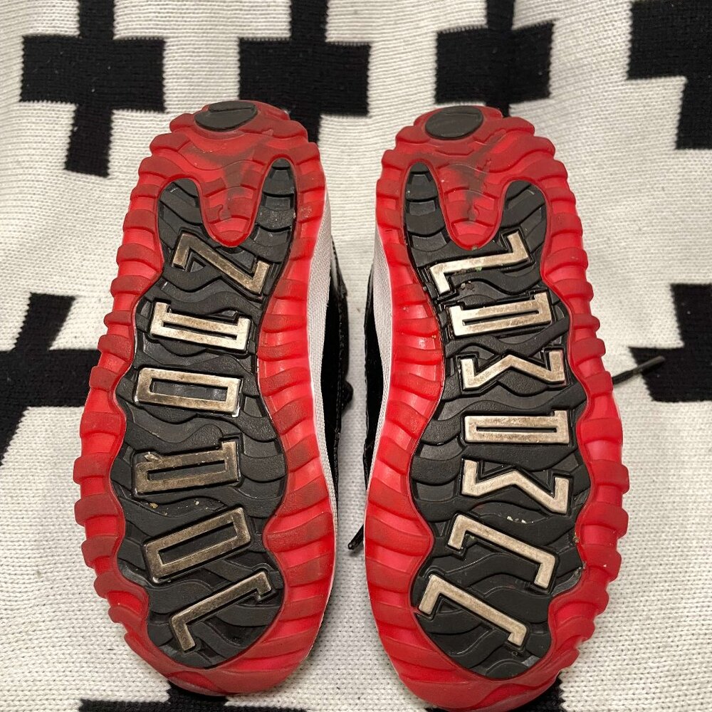 Toddler Nike Air Jordan 11 Retro "Bred" – Size 10C - Picture 4 of 12